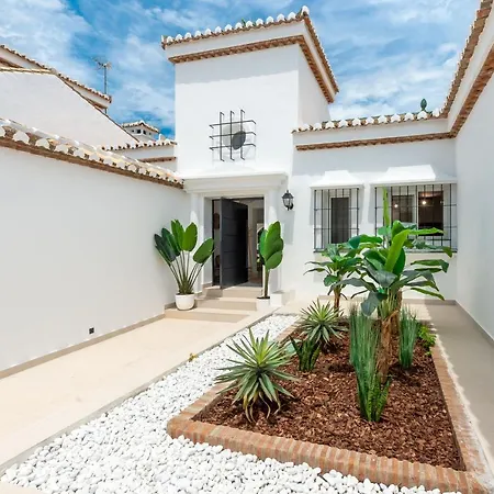Sirio: Golf-front Retreat With Private Heated Pool Marbella